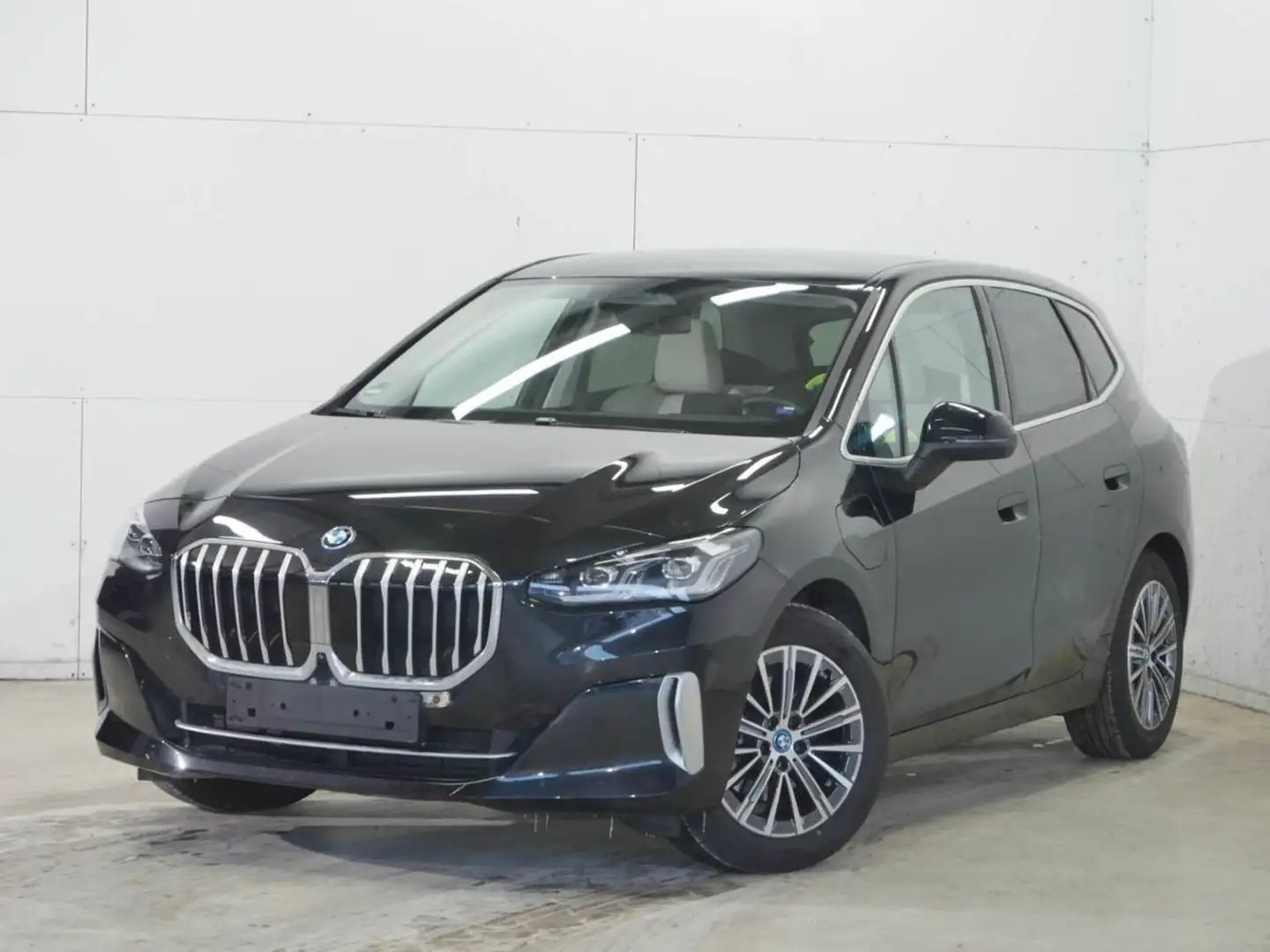 BMW 225 e xDr.AT.AktivSitz HUD SurView.Lenkradh.Ha/Ka Schwarz - 2