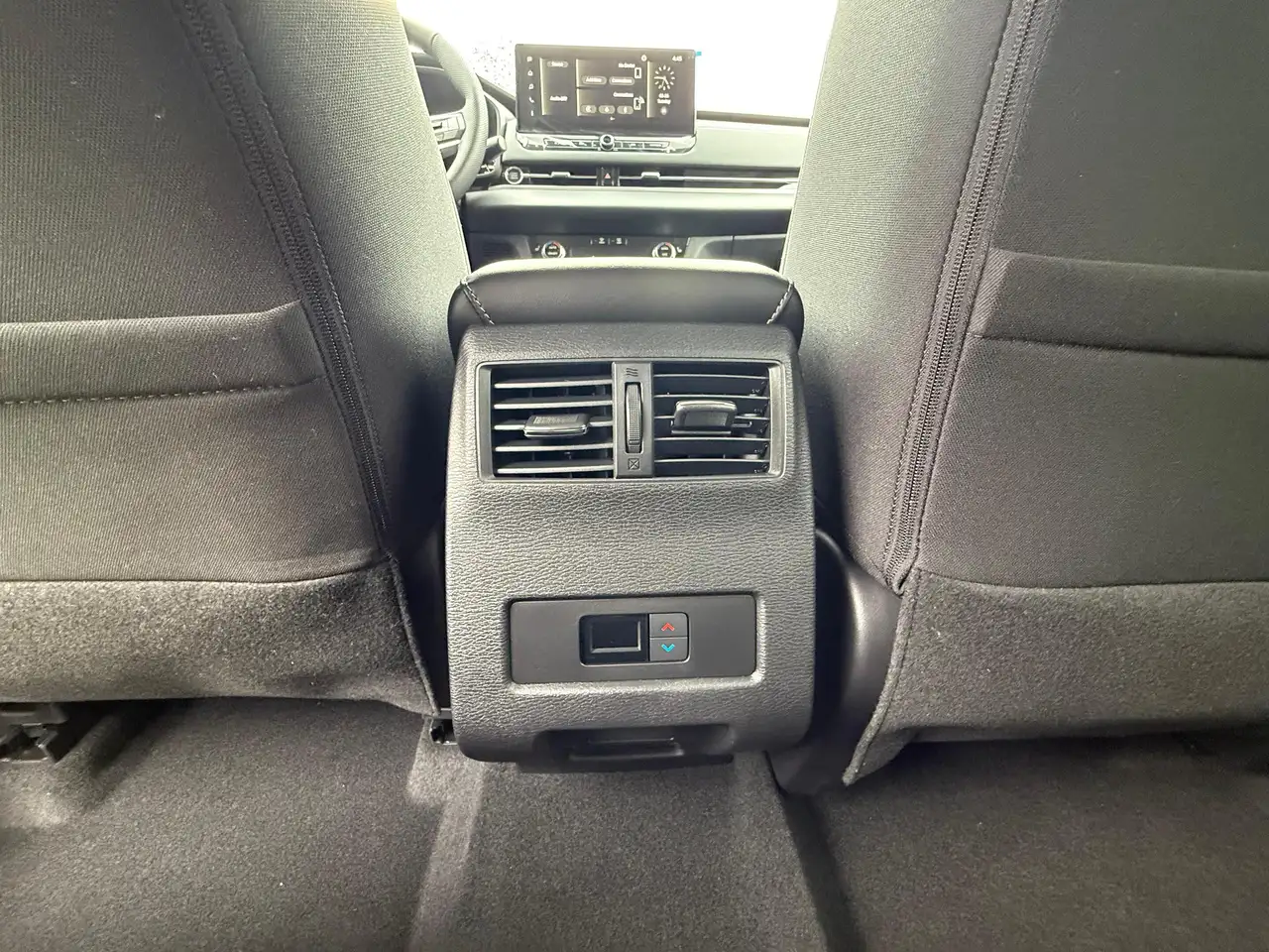 Mitsubishi Outlander снимка Mitsubishi Outlander