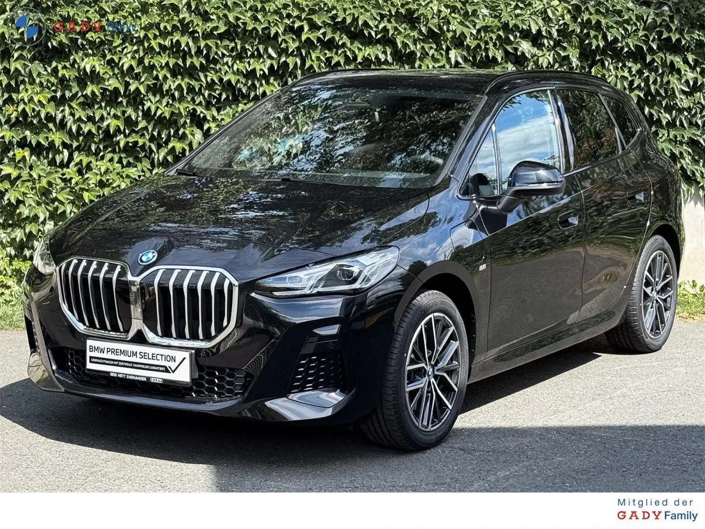 BMW 230 e xDrive Active Tourer Fekete - 1