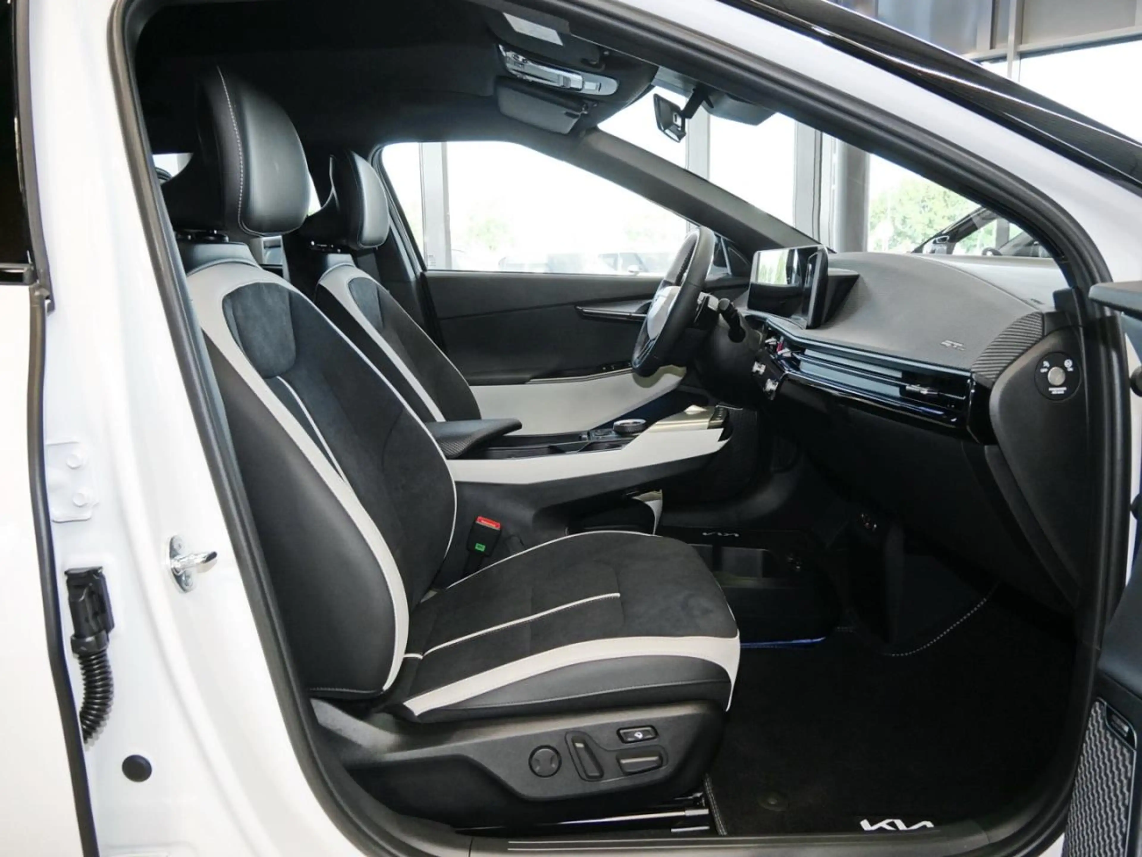 Kia EV6 84 kWh AWD GT-Line DriveWise Sound-P 360° — photo 9