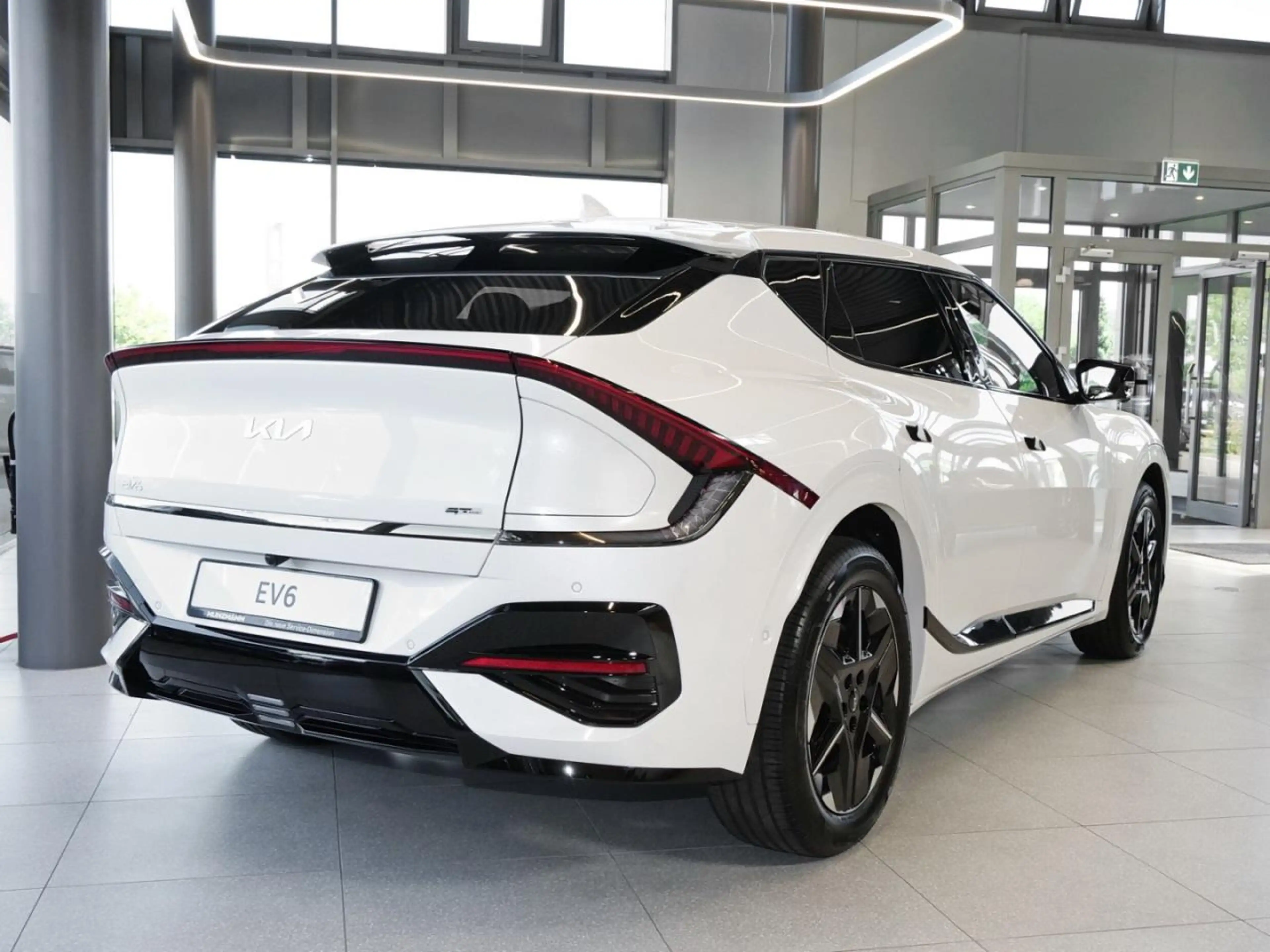 Kia EV6 84 kWh AWD GT-Line DriveWise Sound-P 360° — photo 3