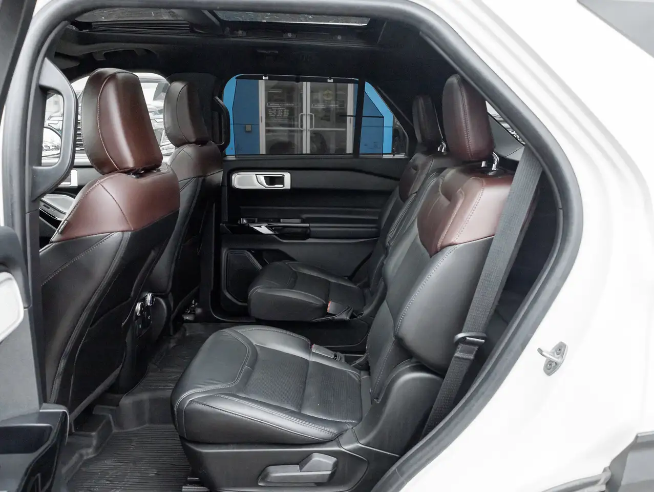 Ford Explorer снимка Ford Explorer