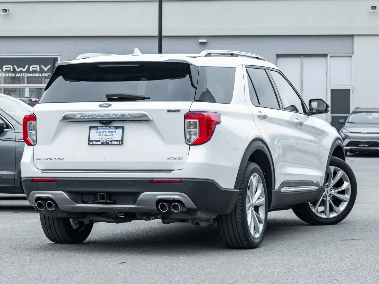 Ford Explorer снимка Ford Explorer