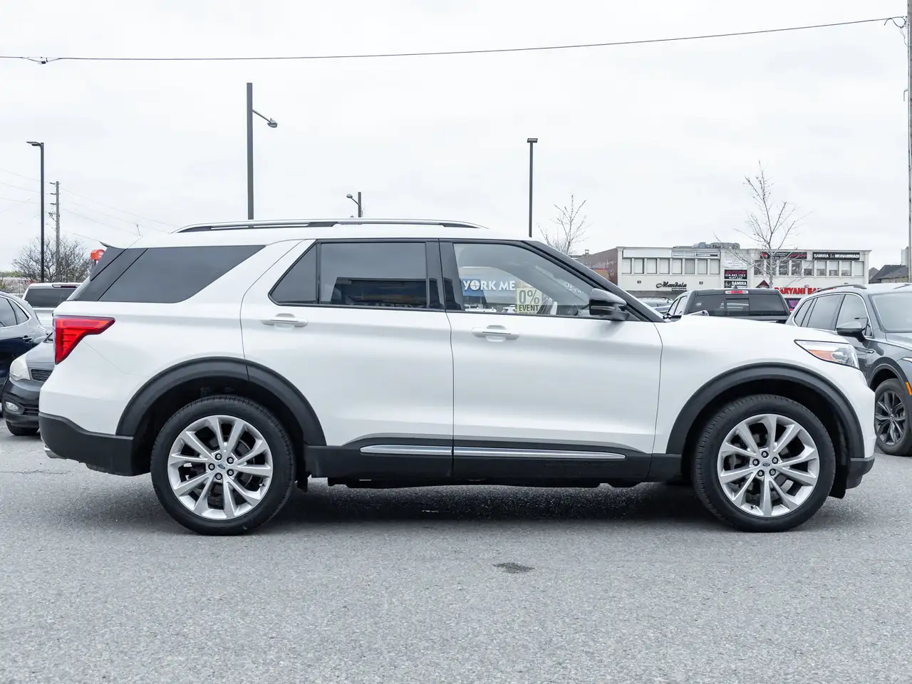 Ford Explorer снимка Ford Explorer