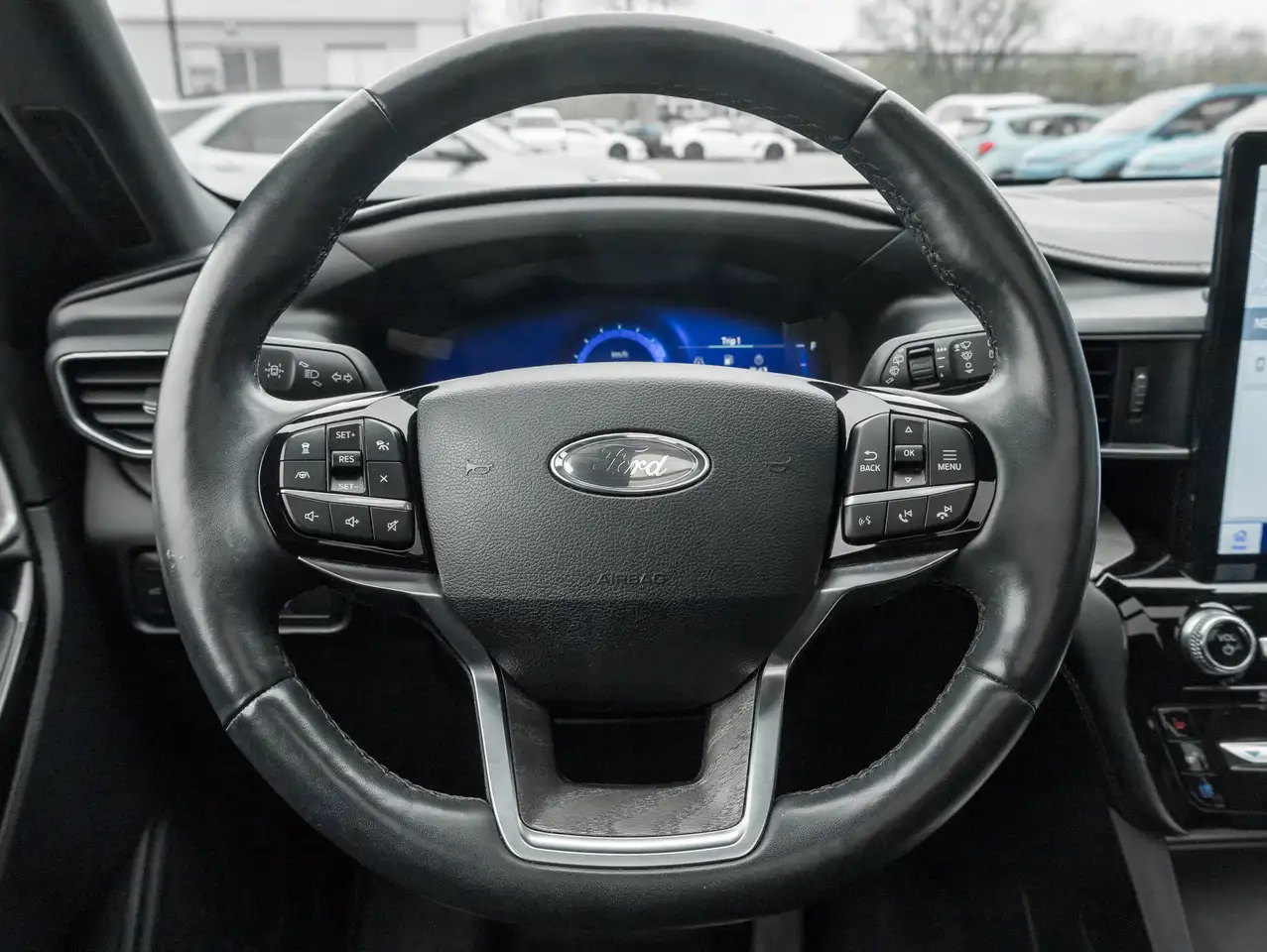 Ford Explorer снимка Ford Explorer