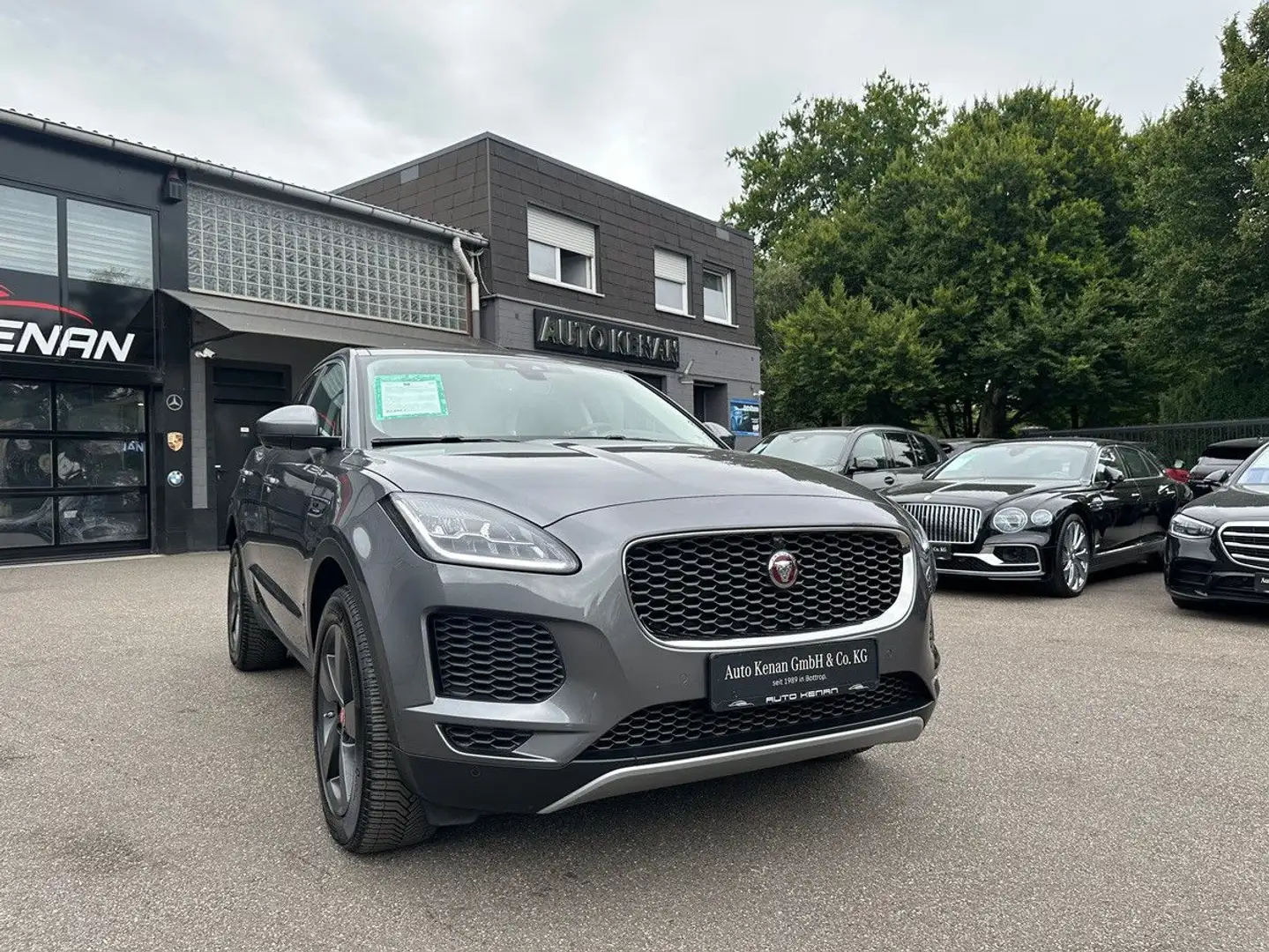 Jaguar E-Pace E-PACE S AWD 1Hd/ACC/Leder/Kamera/nur 27.000 Km Grau - 1