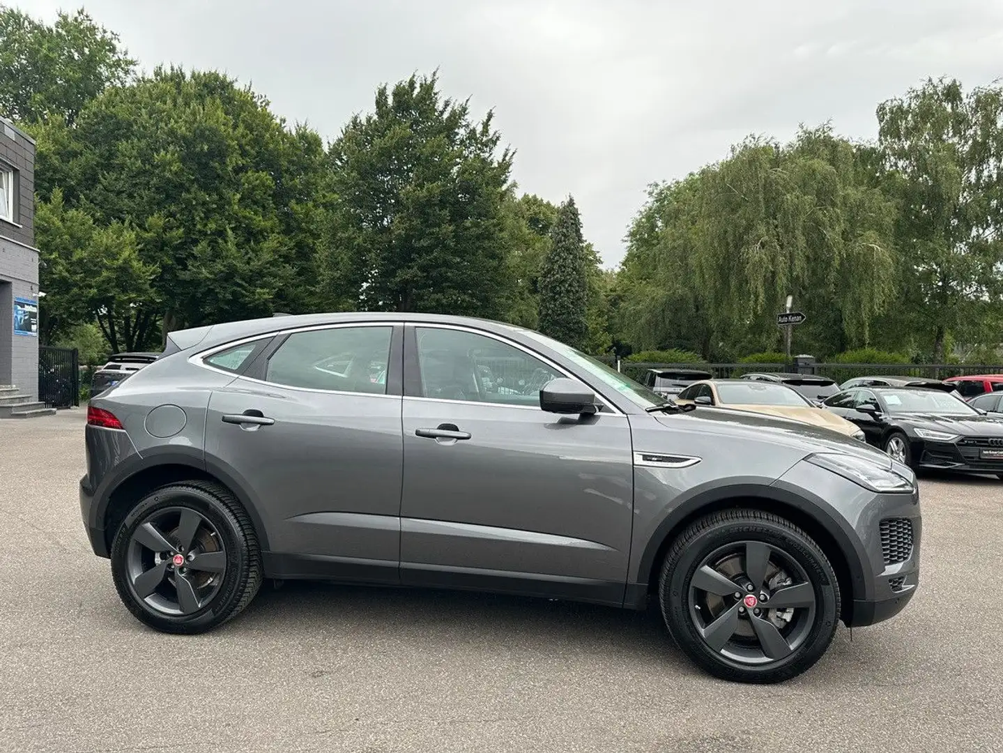 Jaguar E-Pace E-PACE S AWD 1Hd/ACC/Leder/Kamera/nur 27.000 Km Grau - 2