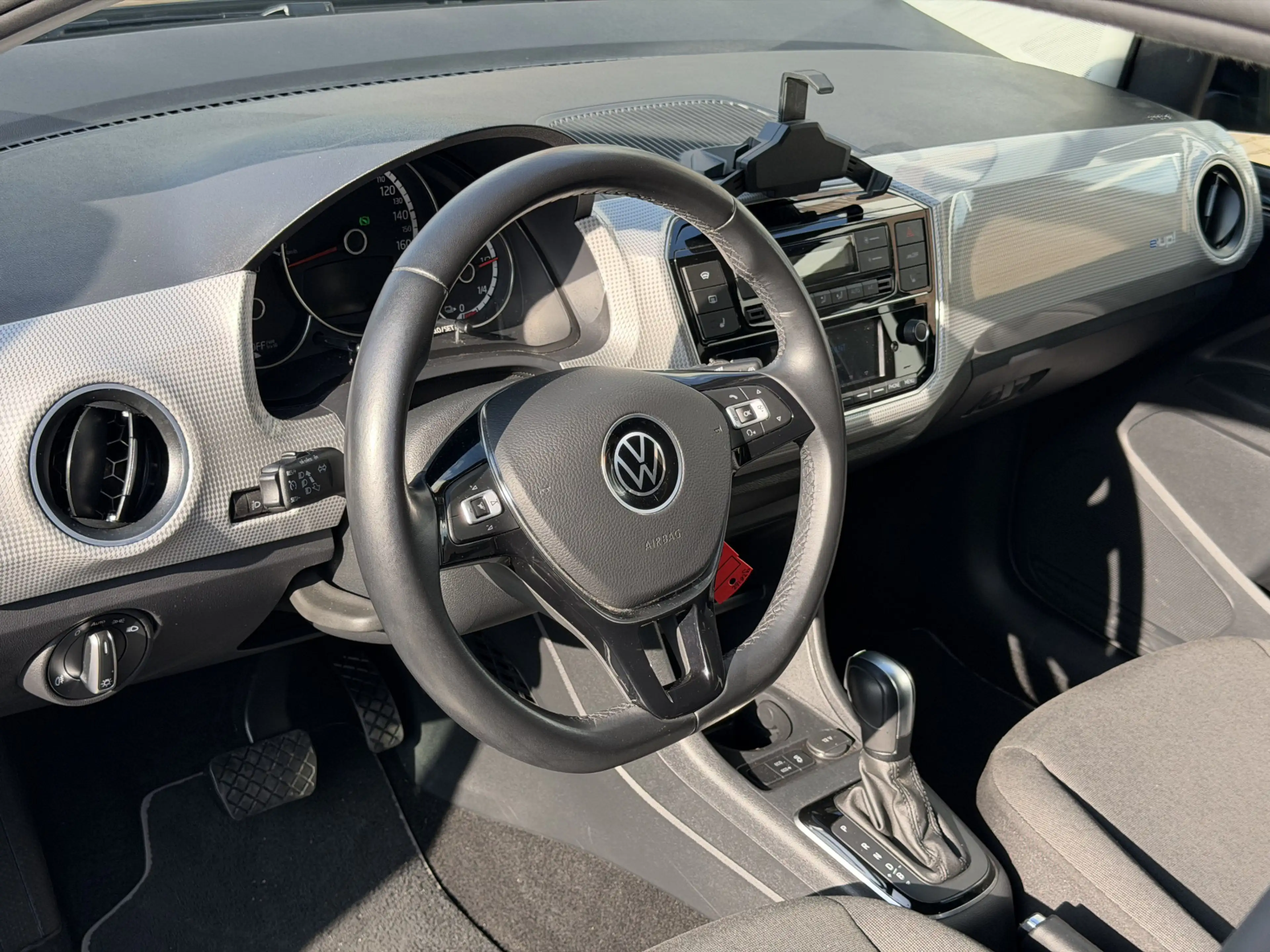 Volkswagen e-up! Style | Camera | Cruise | Stoelverwarming — photo 2
