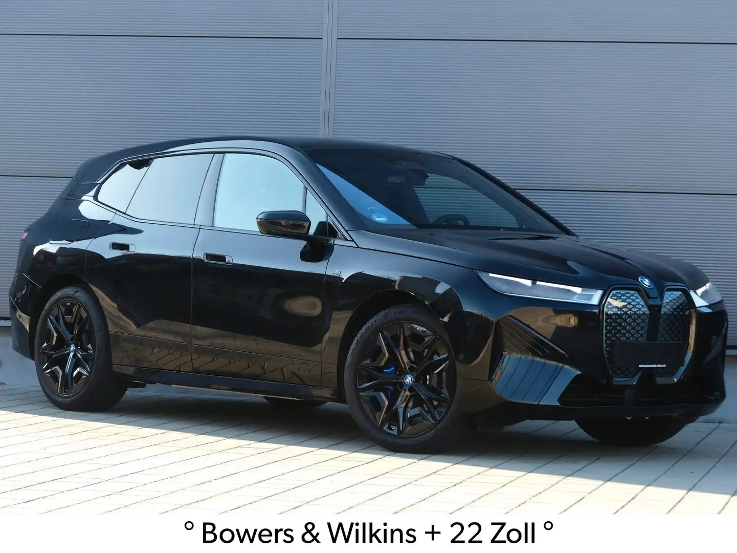 BMW iX M60*B&W*Soft*AHK*Clear*2-Achs*Integral*Pano* Noir - 1