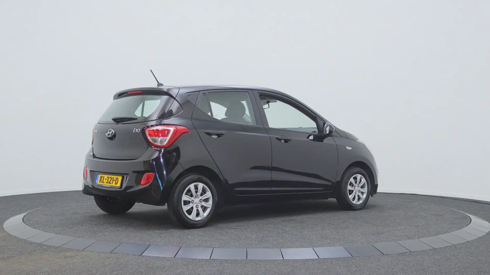 Hyundai i10 1.0i i-Motion Comfort | Cruise control | Airco | A Zwart - 2