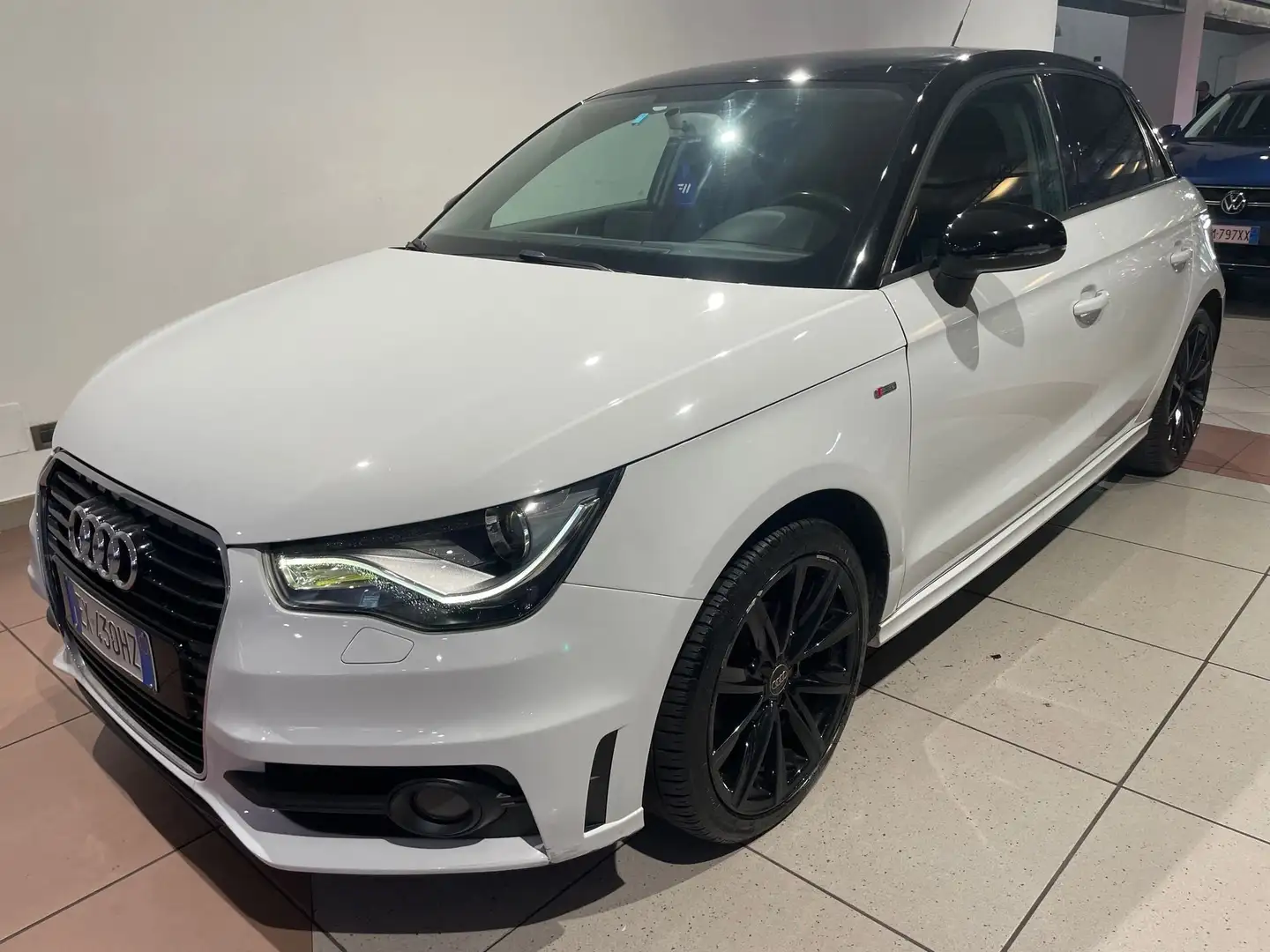 Audi A1 A1 1.2 TFSI S line edition - 1