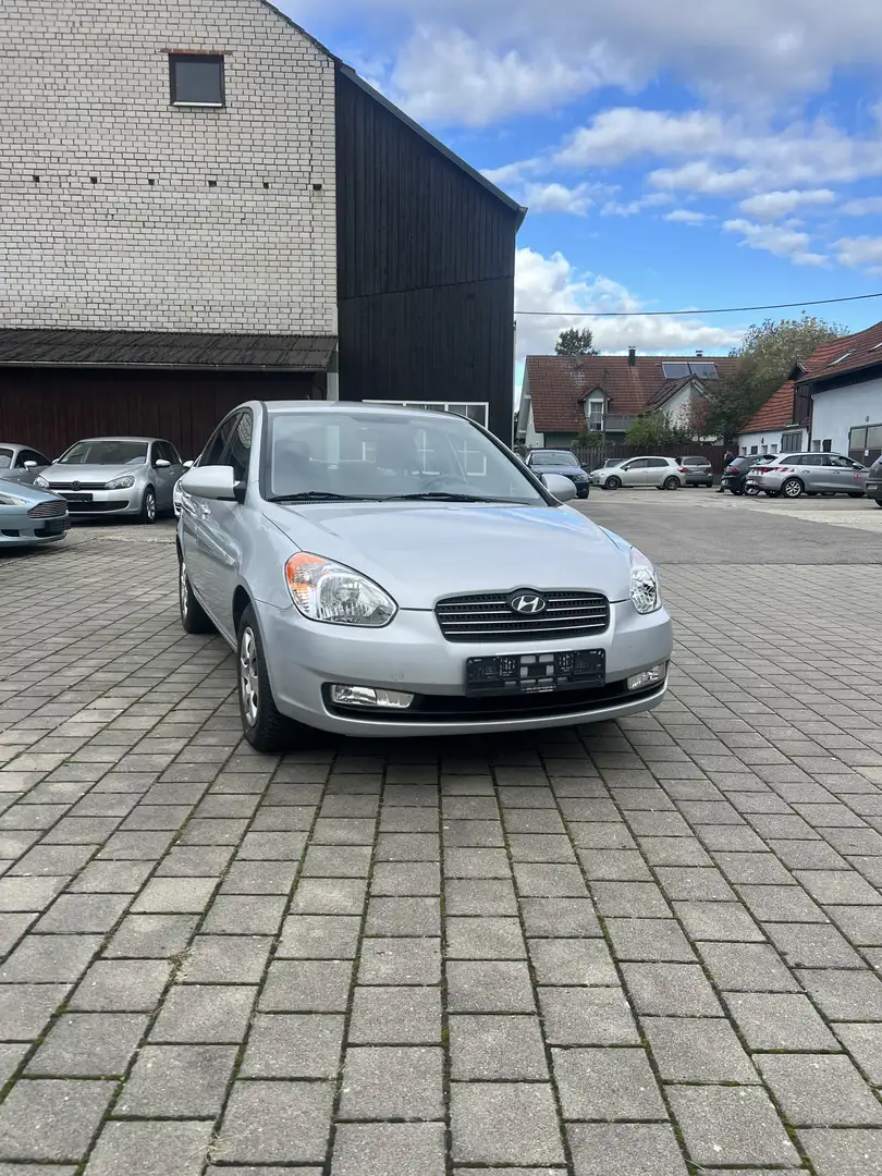 Hyundai ACCENT GL Grau - 1