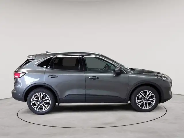 Ford Kuga view 3