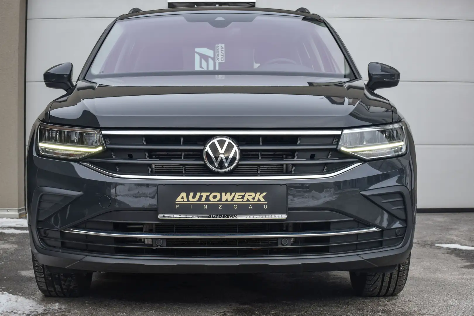 Volkswagen Tiguan 2,0 TDI 4Motion DSG Life Grau - 2