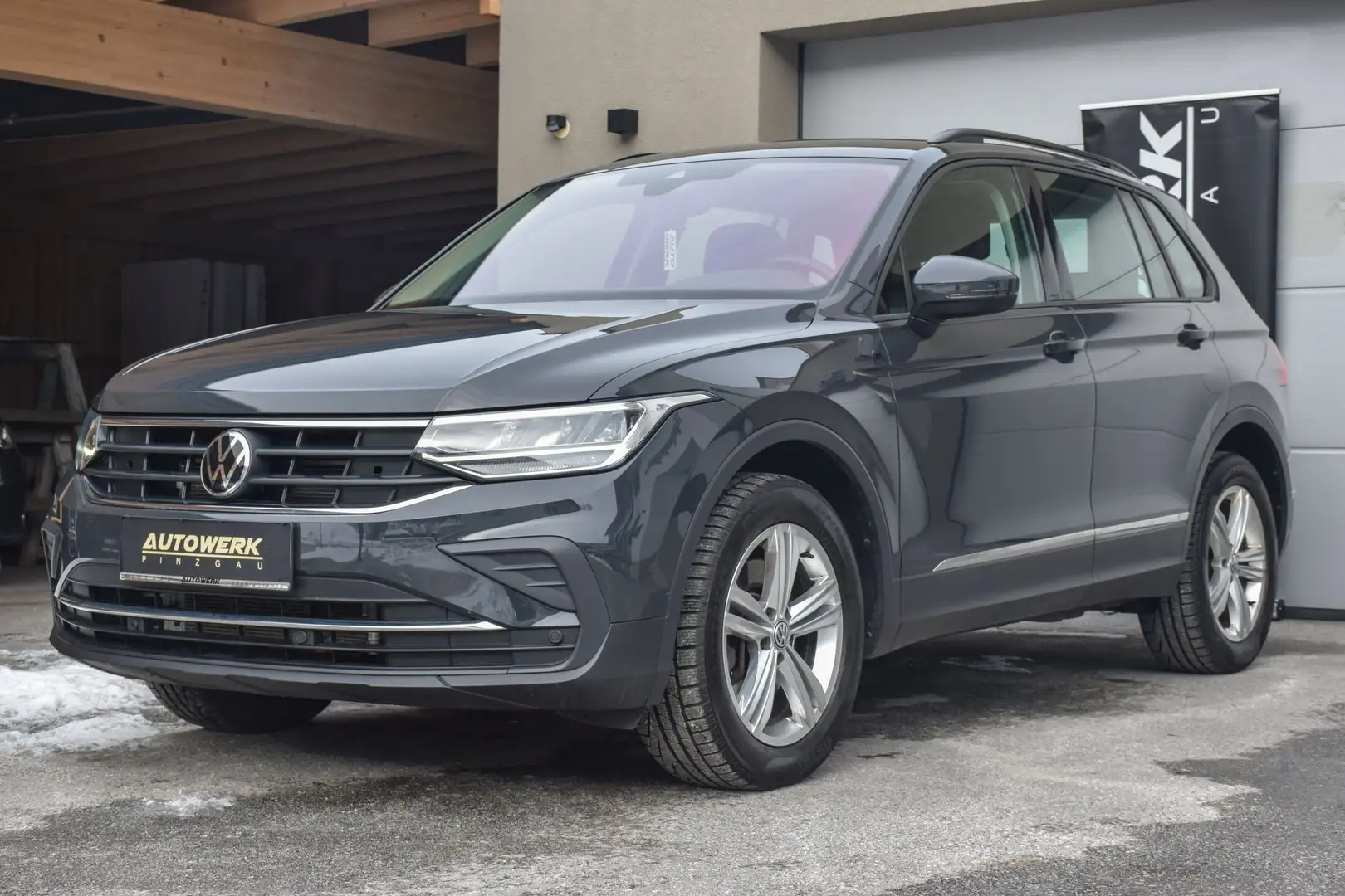 Volkswagen Tiguan 2,0 TDI 4Motion DSG Life Grau - 1