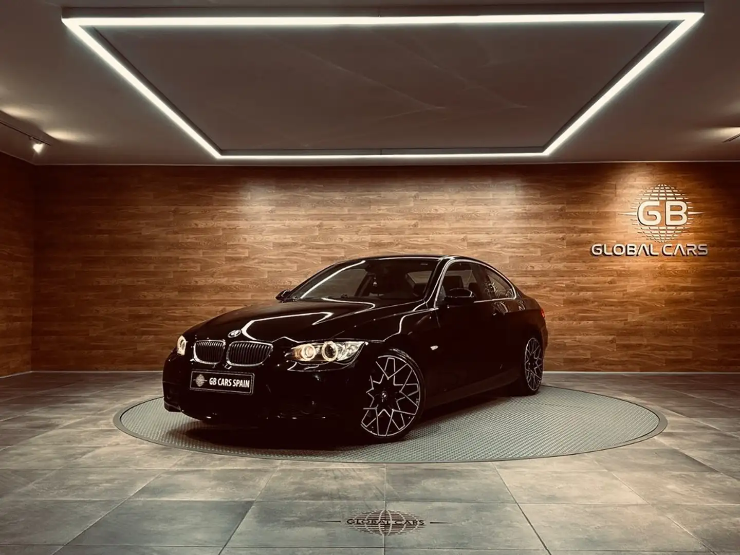 BMW 325 325i Zwart - 1