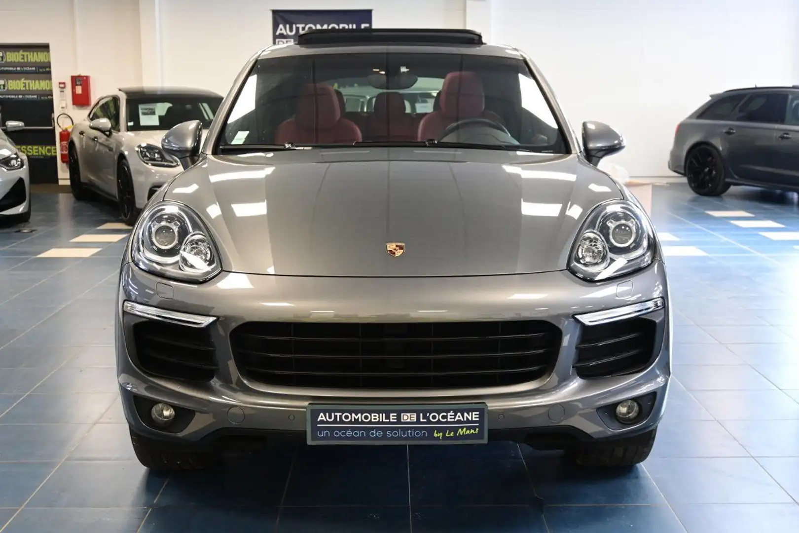 Porsche Cayenne 3.0 V6 416 ch S E-Hybrid Tiptronic A Gris - 2