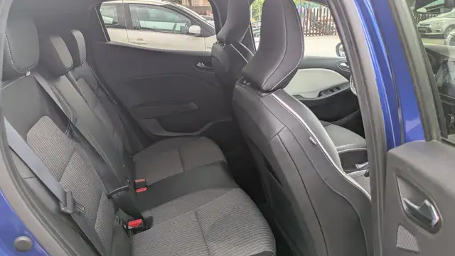 Renault Clio view 14