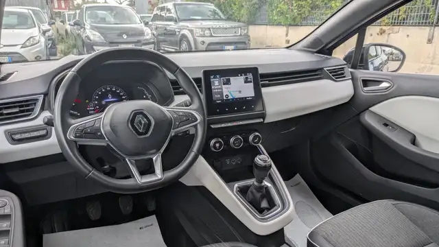 Renault Clio view 5
