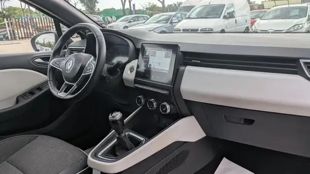 Renault Clio view 7