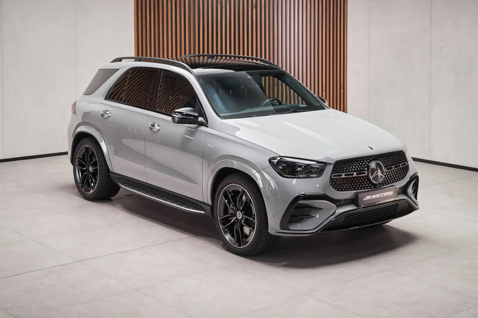 Mercedes-Benz GLE 450 d 4Matic Burmester Pano Multibeam AMGLine Grau - 1