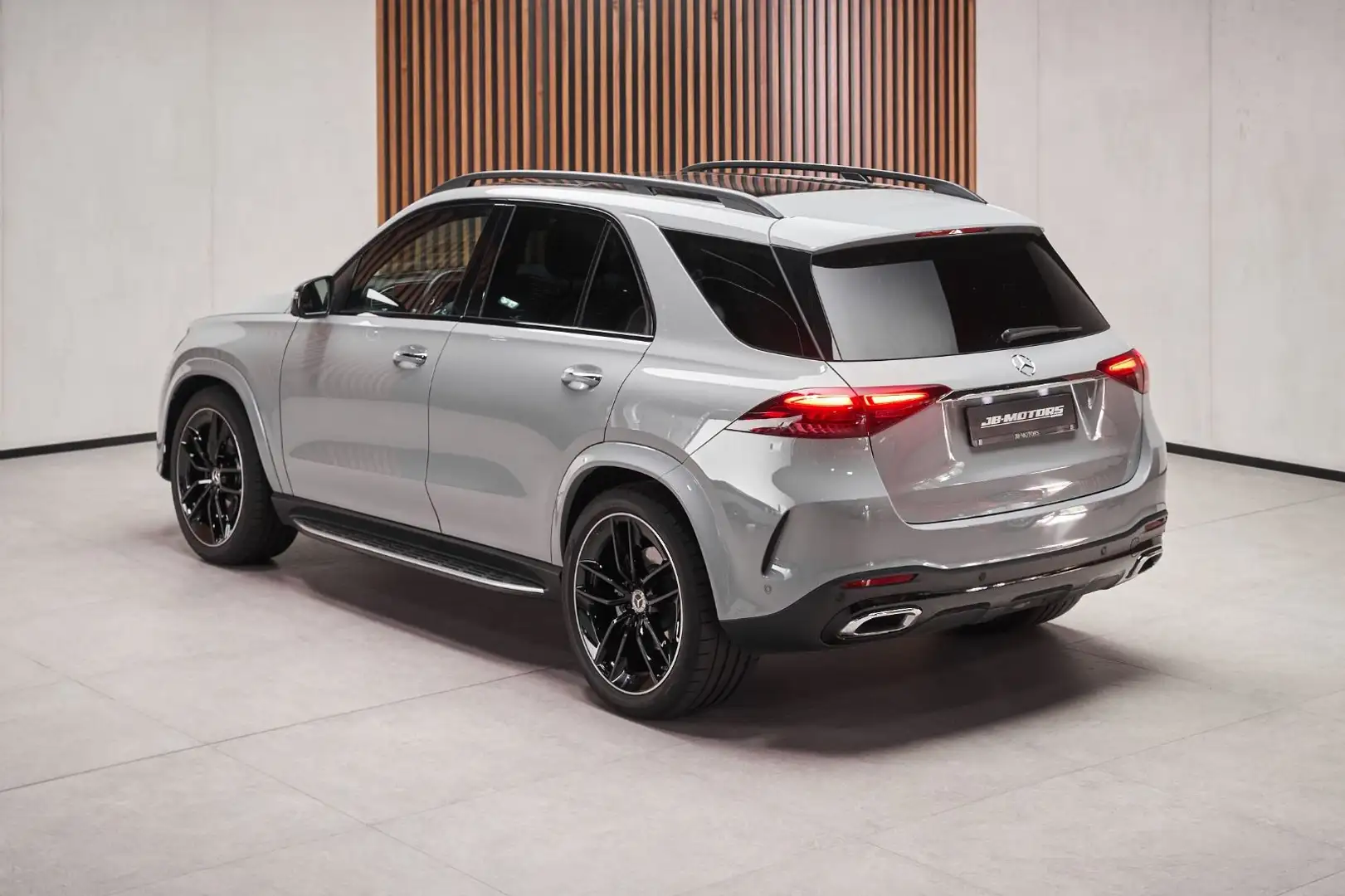Mercedes-Benz GLE 450 d 4Matic Burmester Pano Multibeam AMGLine Grau - 2