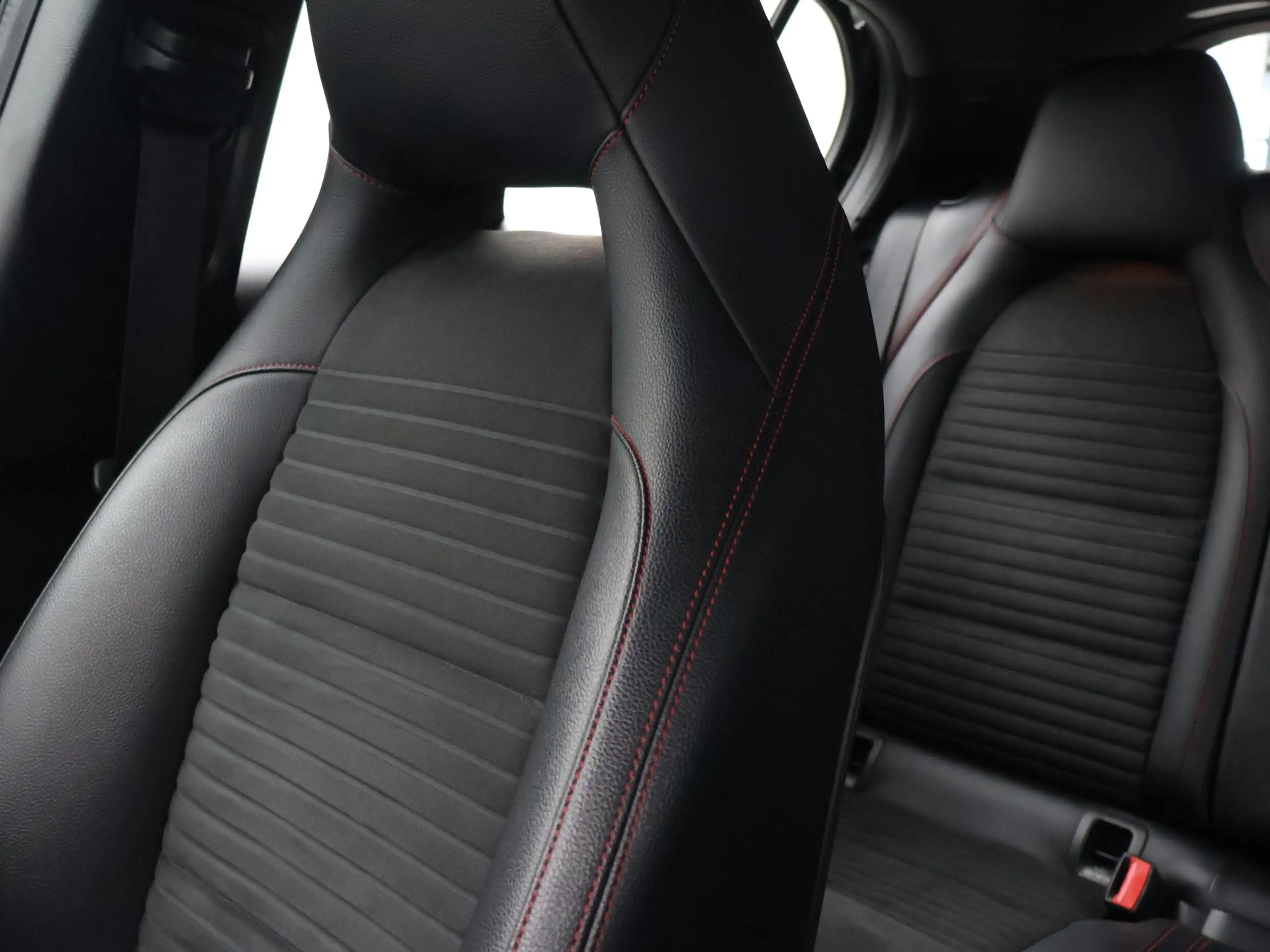 Mercedes-Benz GLA 200 156 PK AUT. AMG SPORT + 18 INCH | DAB | STOELVERW. — photo 15