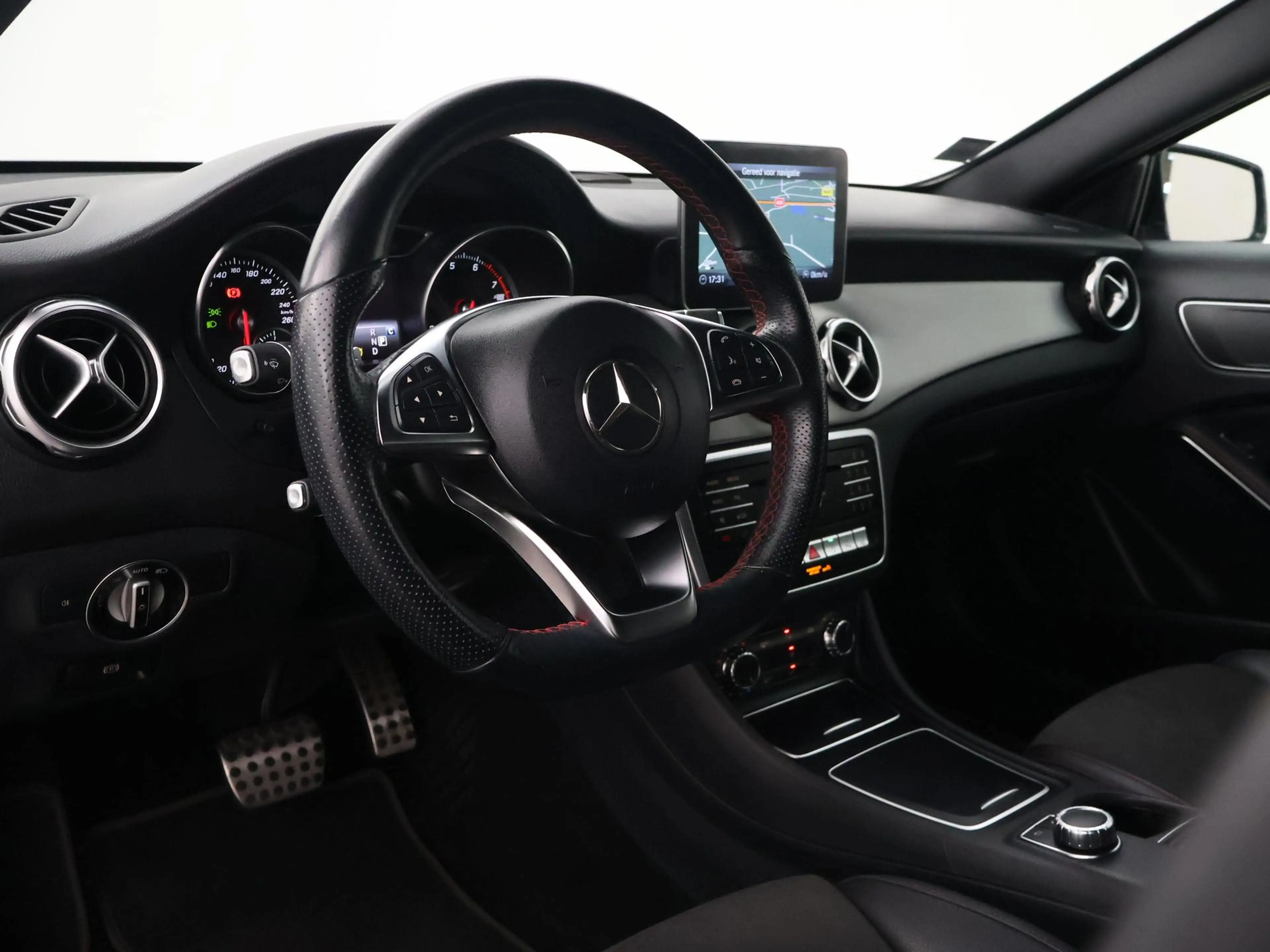 Mercedes-Benz GLA 200 156 PK AUT. AMG SPORT + 18 INCH | DAB | STOELVERW. — photo 23
