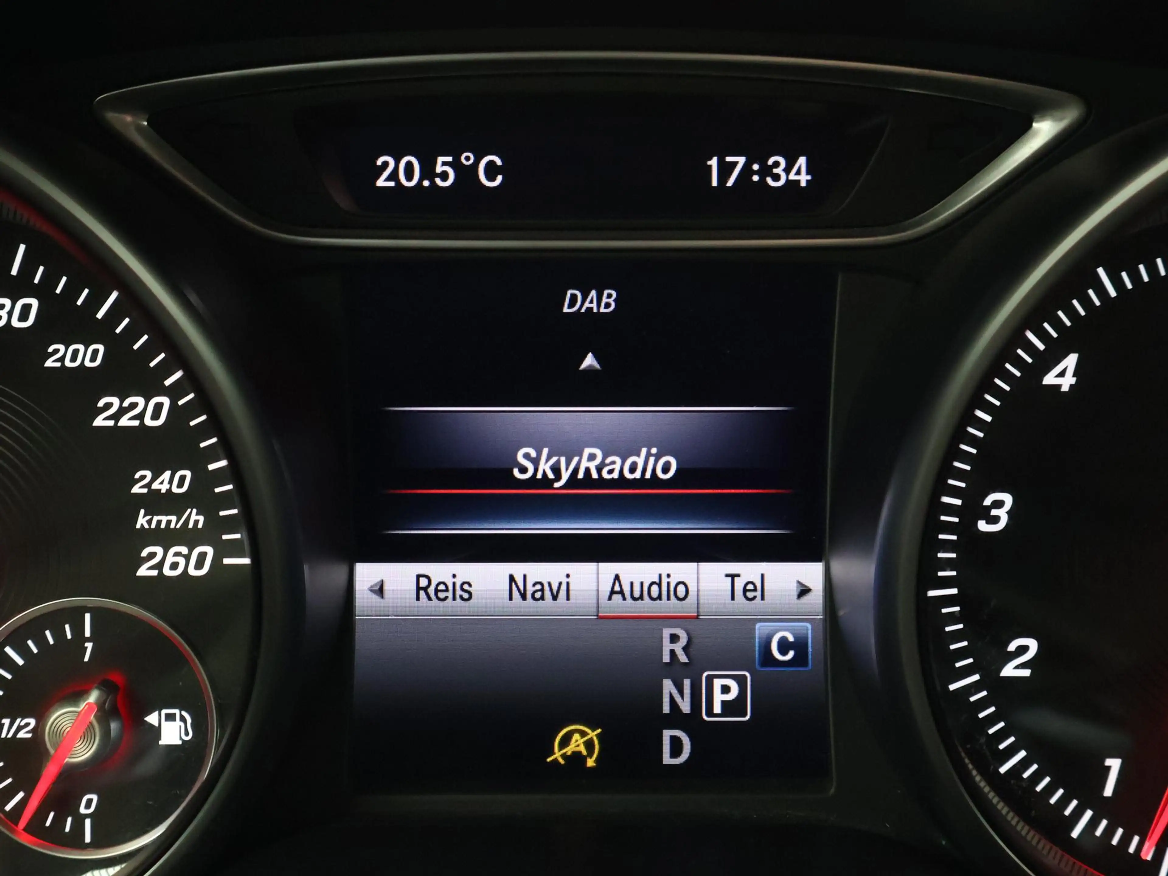 Mercedes-Benz GLA 200 156 PK AUT. AMG SPORT + 18 INCH | DAB | STOELVERW. — photo 13