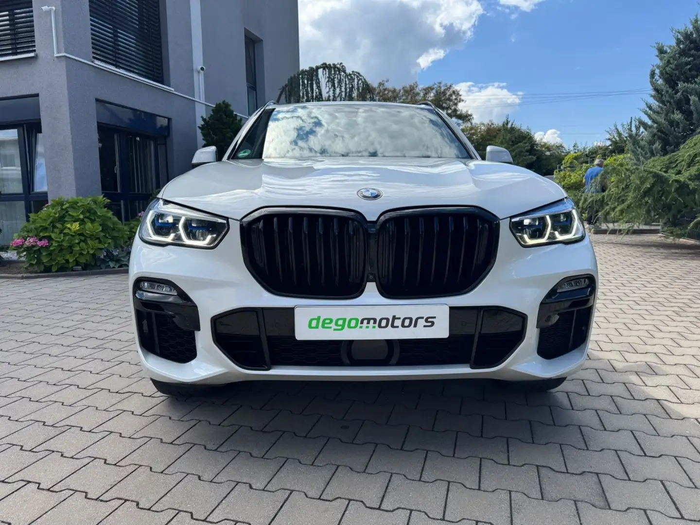 BMW X5 M50i*MASSAGE*SKY LOUNGE* Blanc - 2