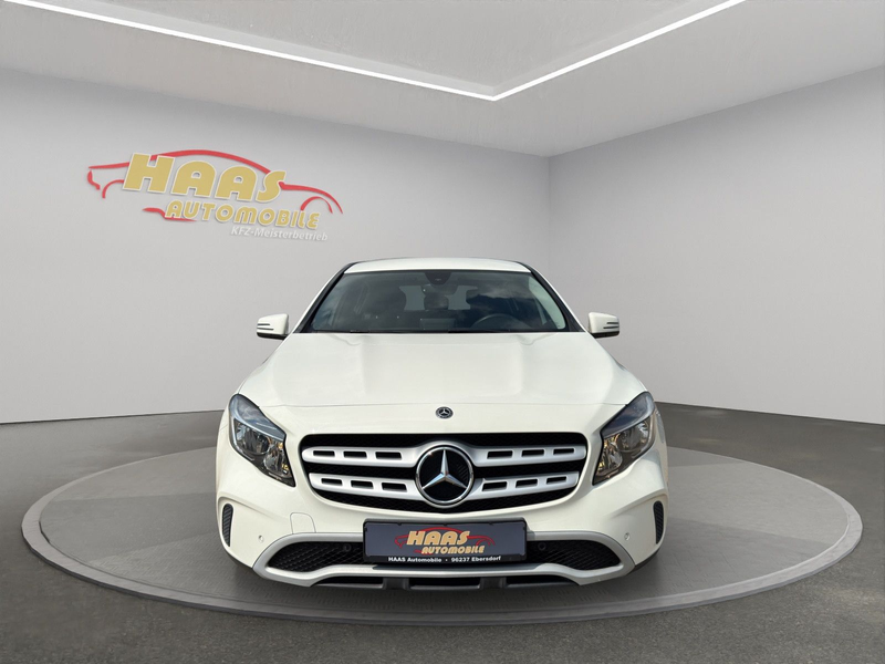 Mercedes-Benz GLA 200 d *Navigation*Tempomat* — photo 2