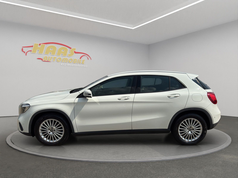 Mercedes-Benz GLA 200 d *Navigation*Tempomat* — photo 8