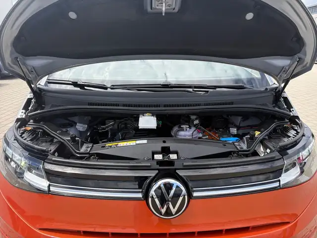Volkswagen Multivan view 12