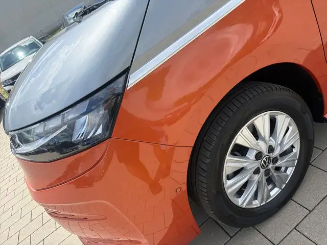 Volkswagen Multivan view 7