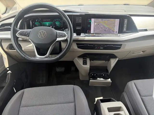 Volkswagen Multivan view 8