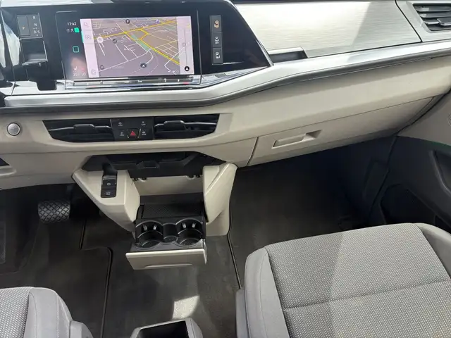 Volkswagen Multivan view 15