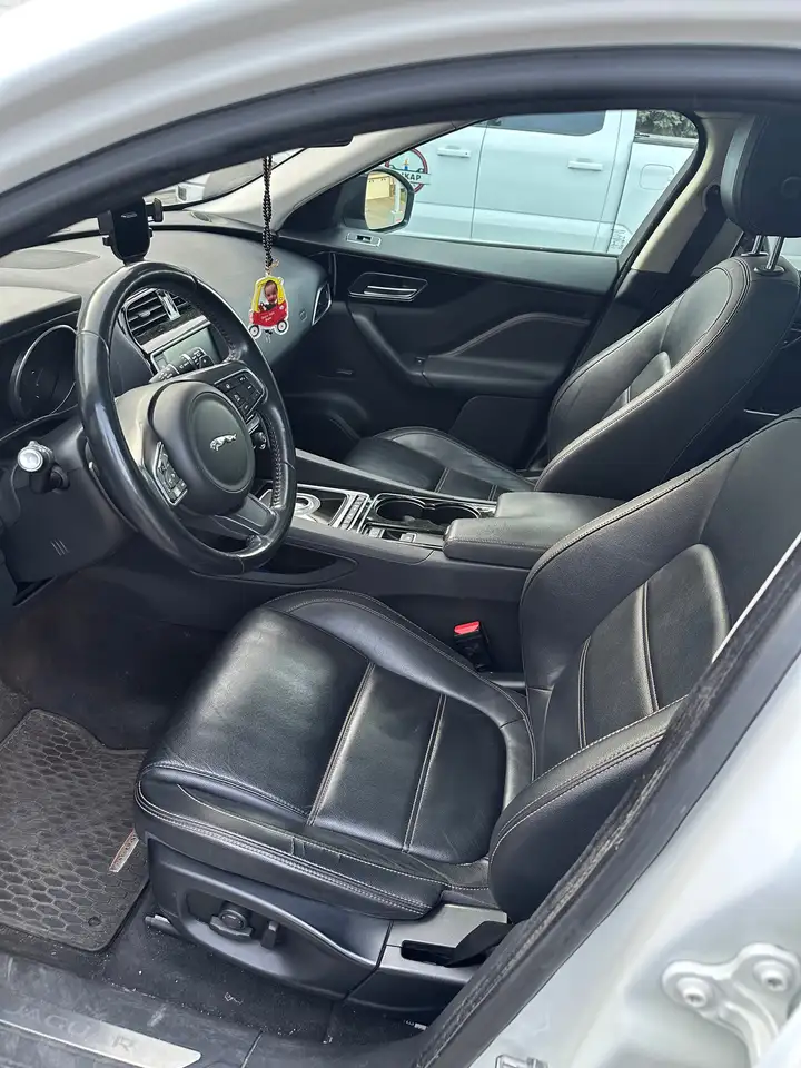 Jaguar F-Pace снимка Jaguar F-Pace