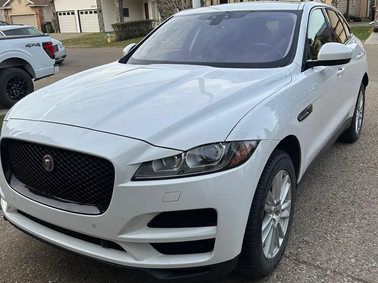 Jaguar F-Pace снимка Jaguar F-Pace