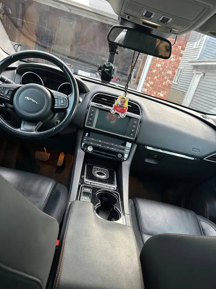 Jaguar F-Pace снимка Jaguar F-Pace