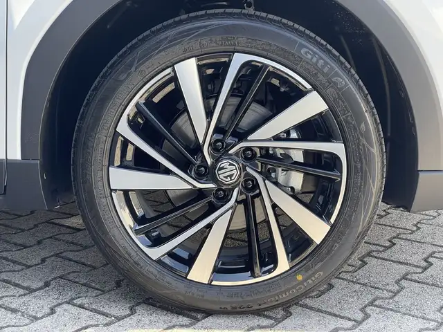 MG ZS view 15