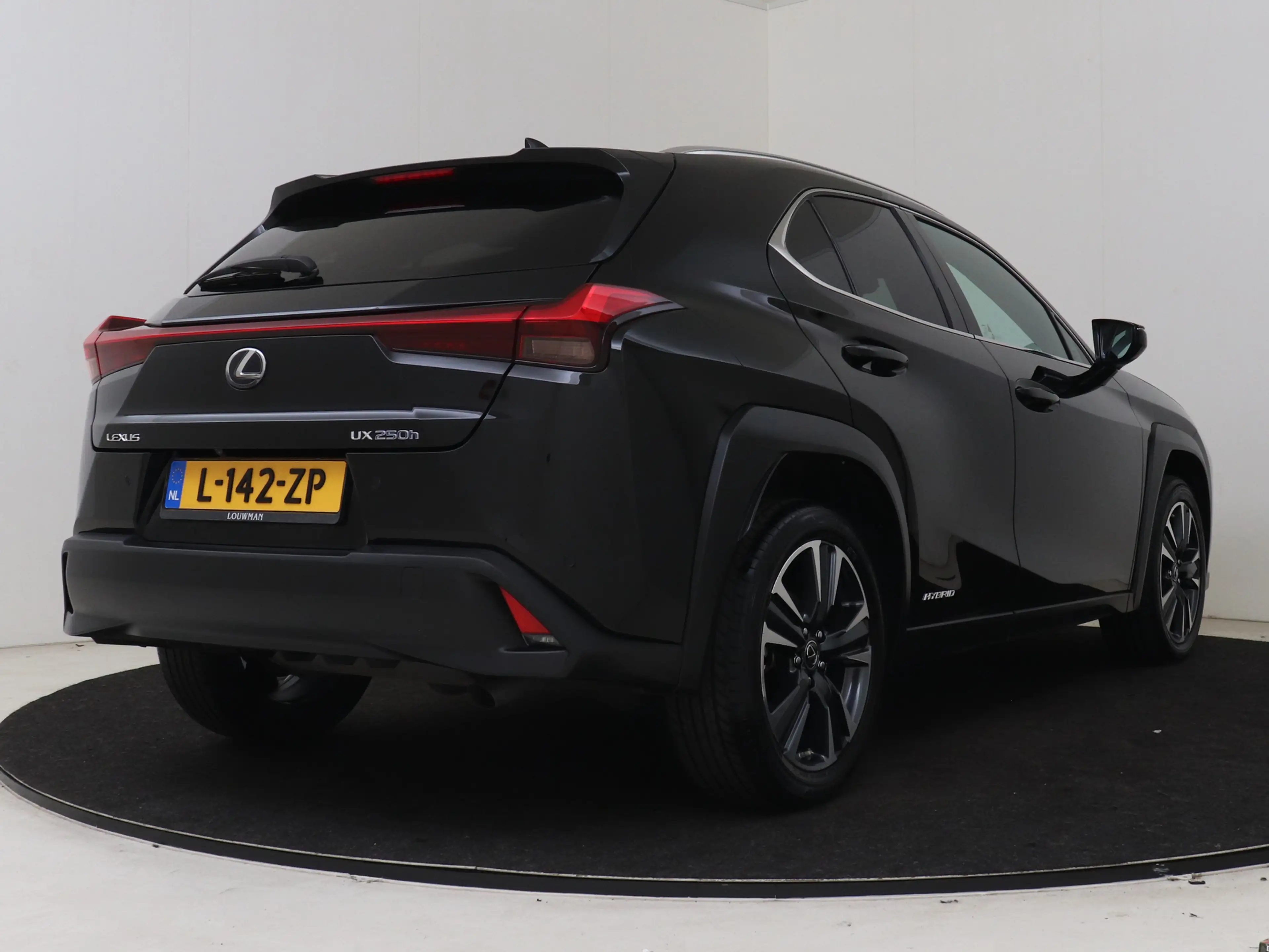 Lexus UX 250h Preference Line | NL dealeronderhouden | — photo 2