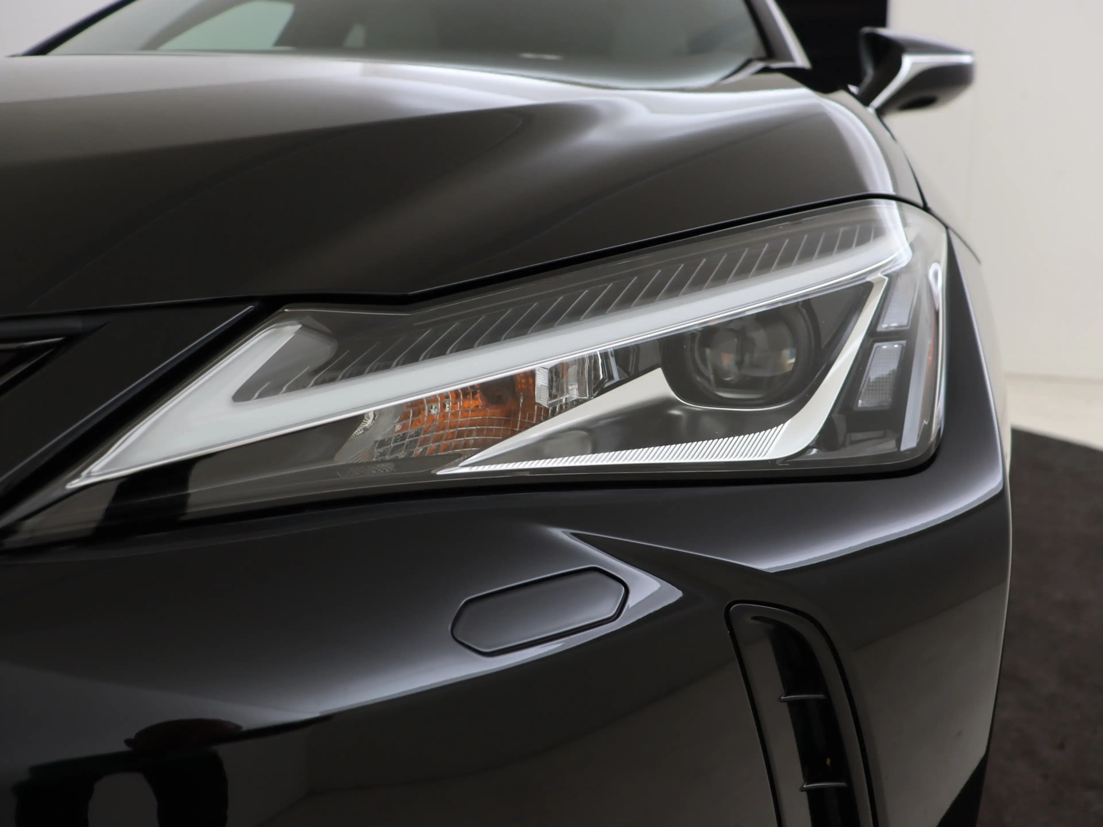 Lexus UX 250h Preference Line | NL dealeronderhouden | — photo 8