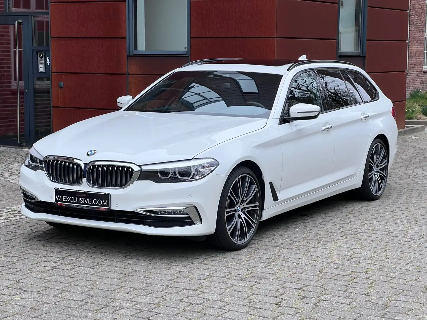 BMW 530 i Touring Luxury Line ConnectedDrive Blanc - 1