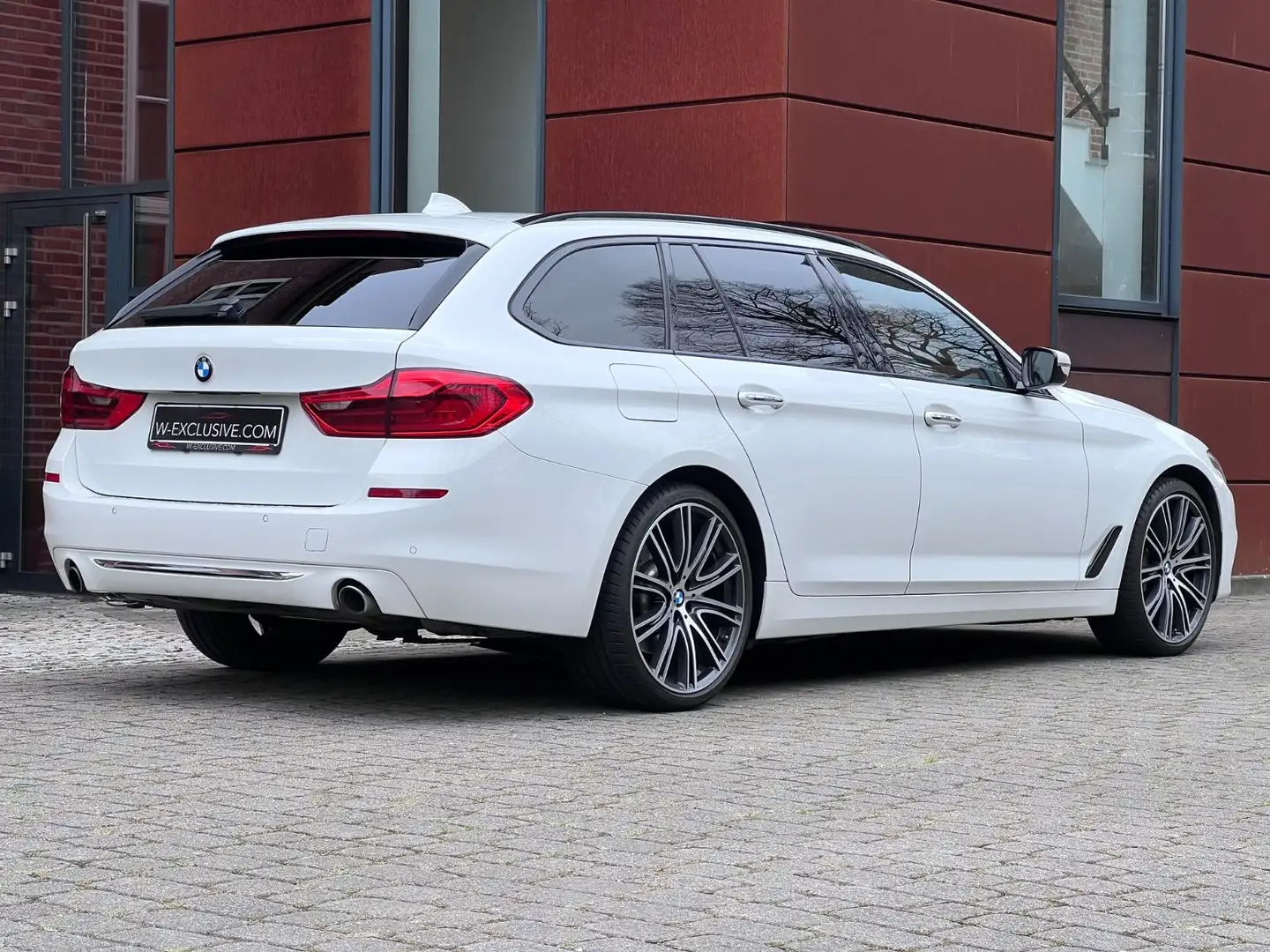 BMW 530 i Touring Luxury Line ConnectedDrive Blanc - 2