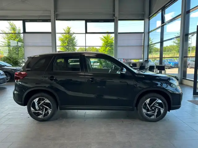 Suzuki Vitara view 4