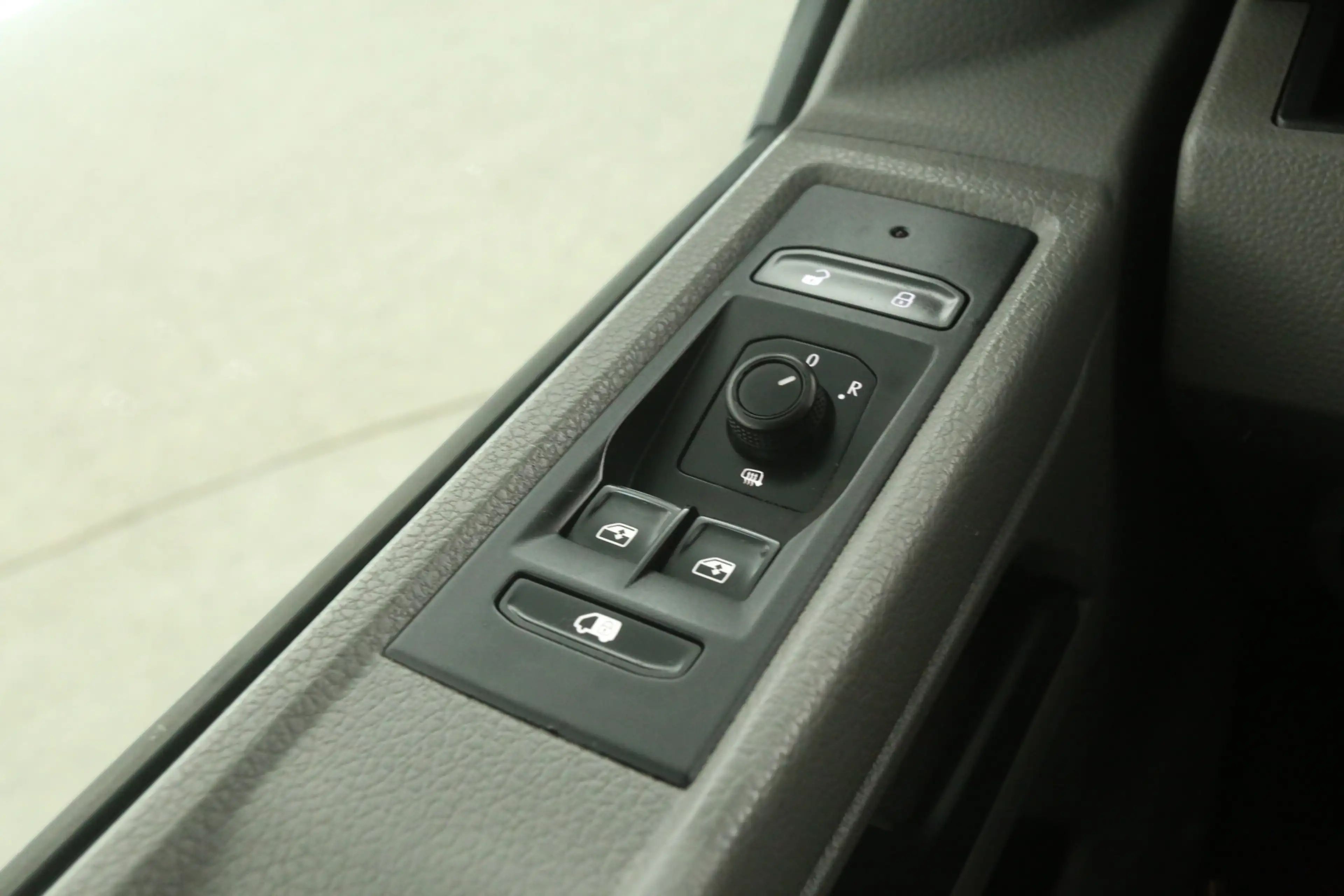 Volkswagen T6.1 Transporter 2.0 TDI L2H1 150PK | Airco | Cruise | Carplay | 3 — photo 19