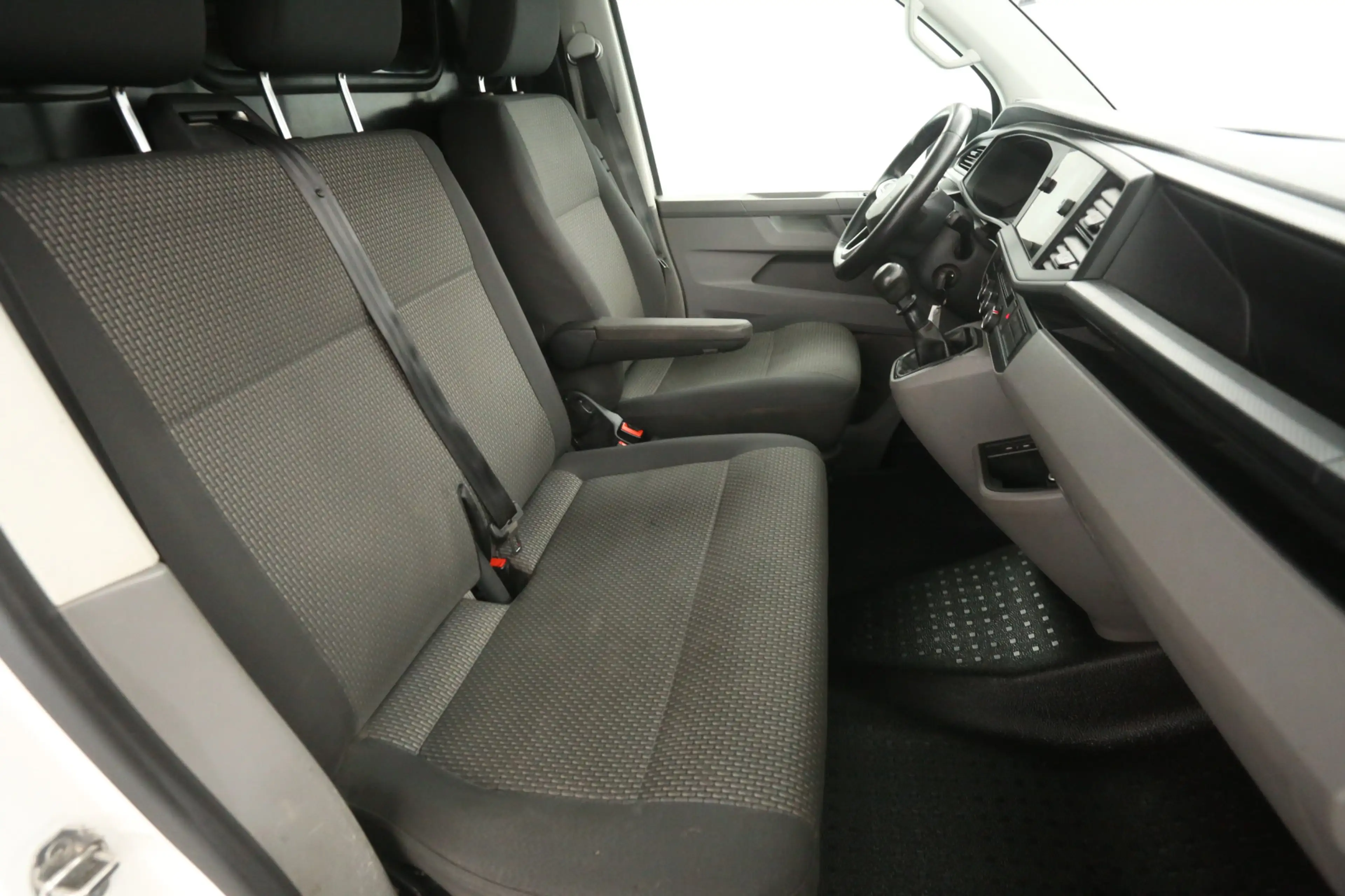 Volkswagen T6.1 Transporter 2.0 TDI L2H1 150PK | Airco | Cruise | Carplay | 3 — photo 10