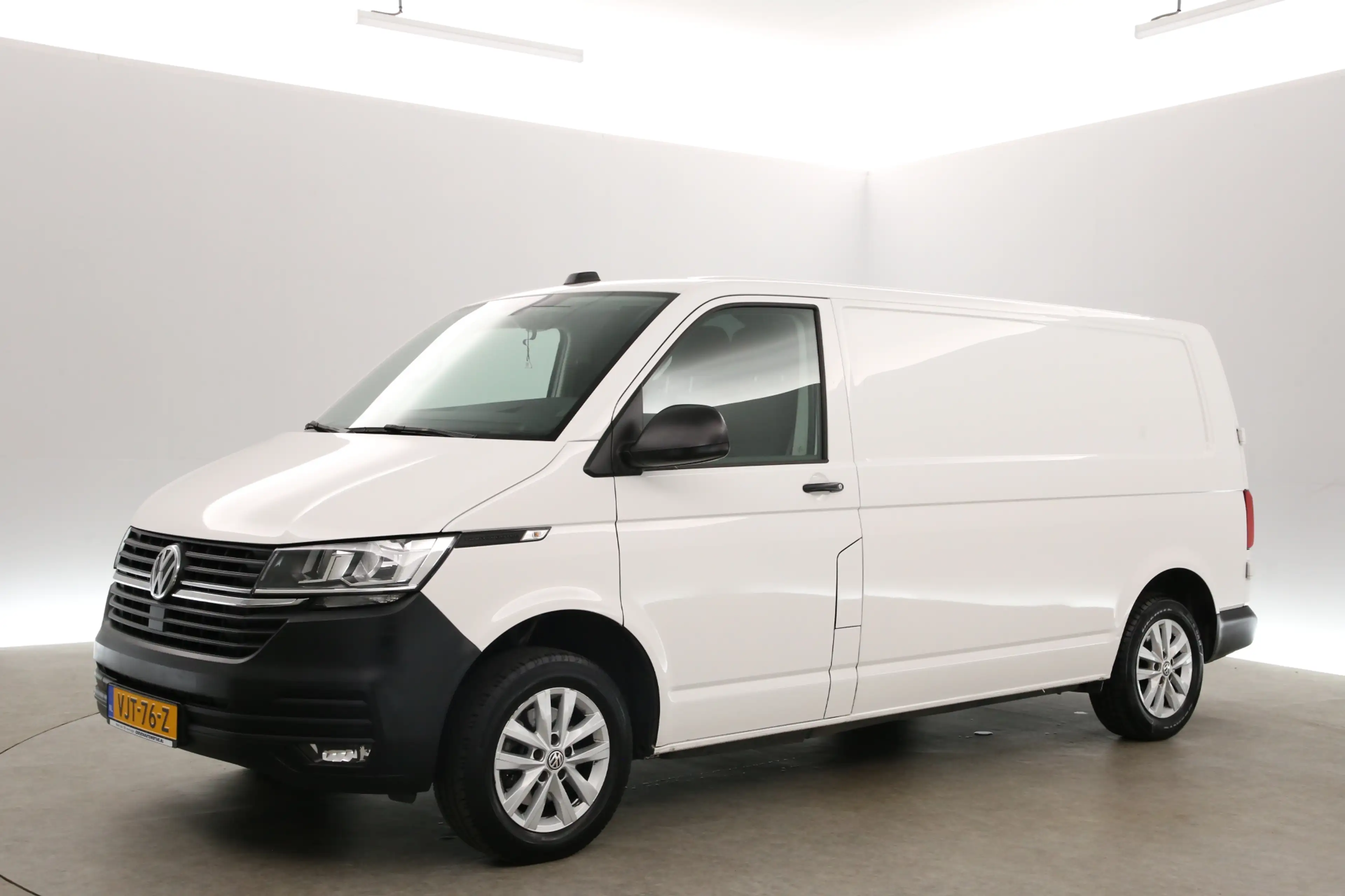 Volkswagen T6.1 Transporter 2.0 TDI L2H1 150PK | Airco | Cruise | Carplay | 3 — photo 8