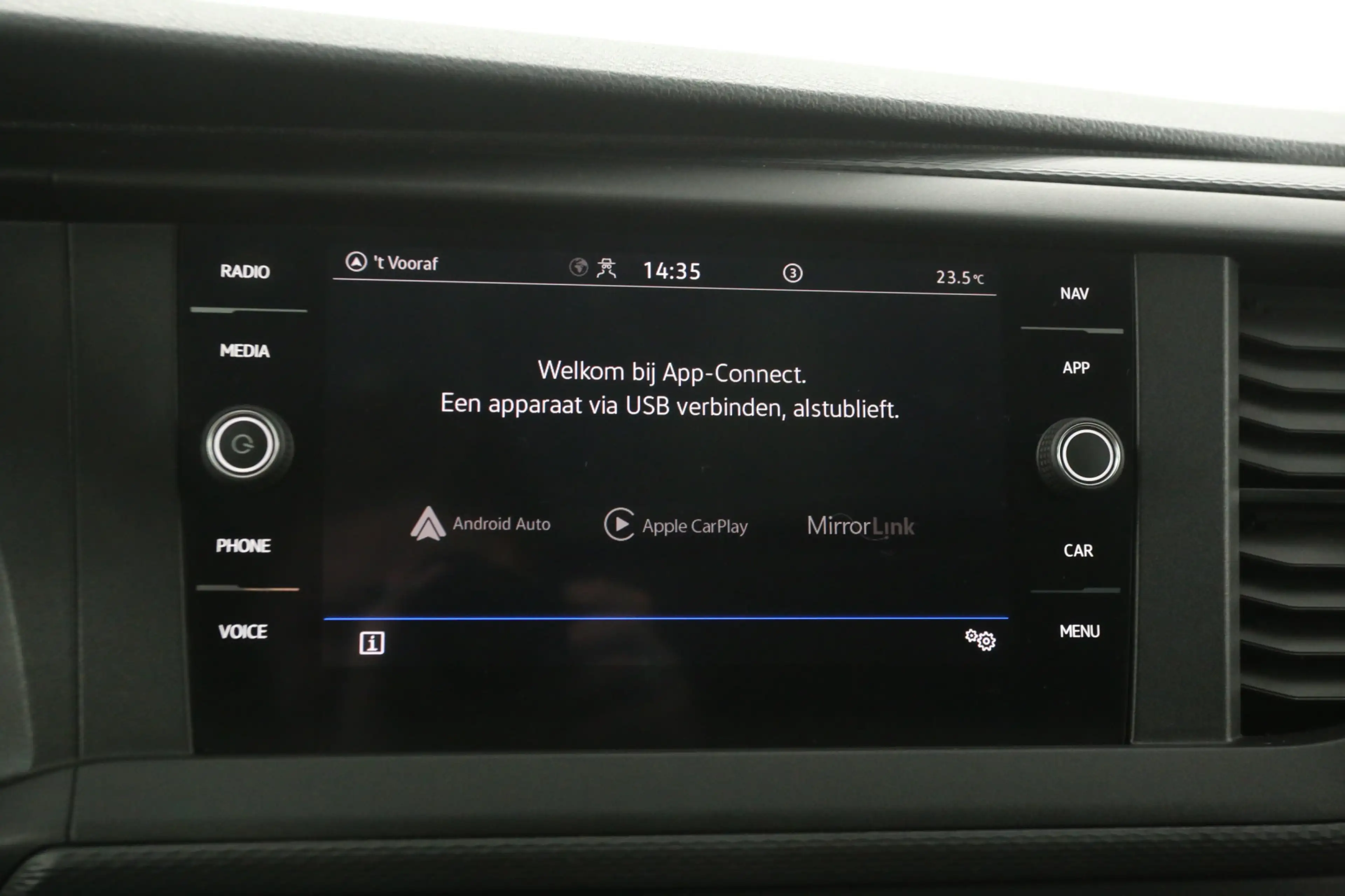 Volkswagen T6.1 Transporter 2.0 TDI L2H1 150PK | Airco | Cruise | Carplay | 3 — photo 14