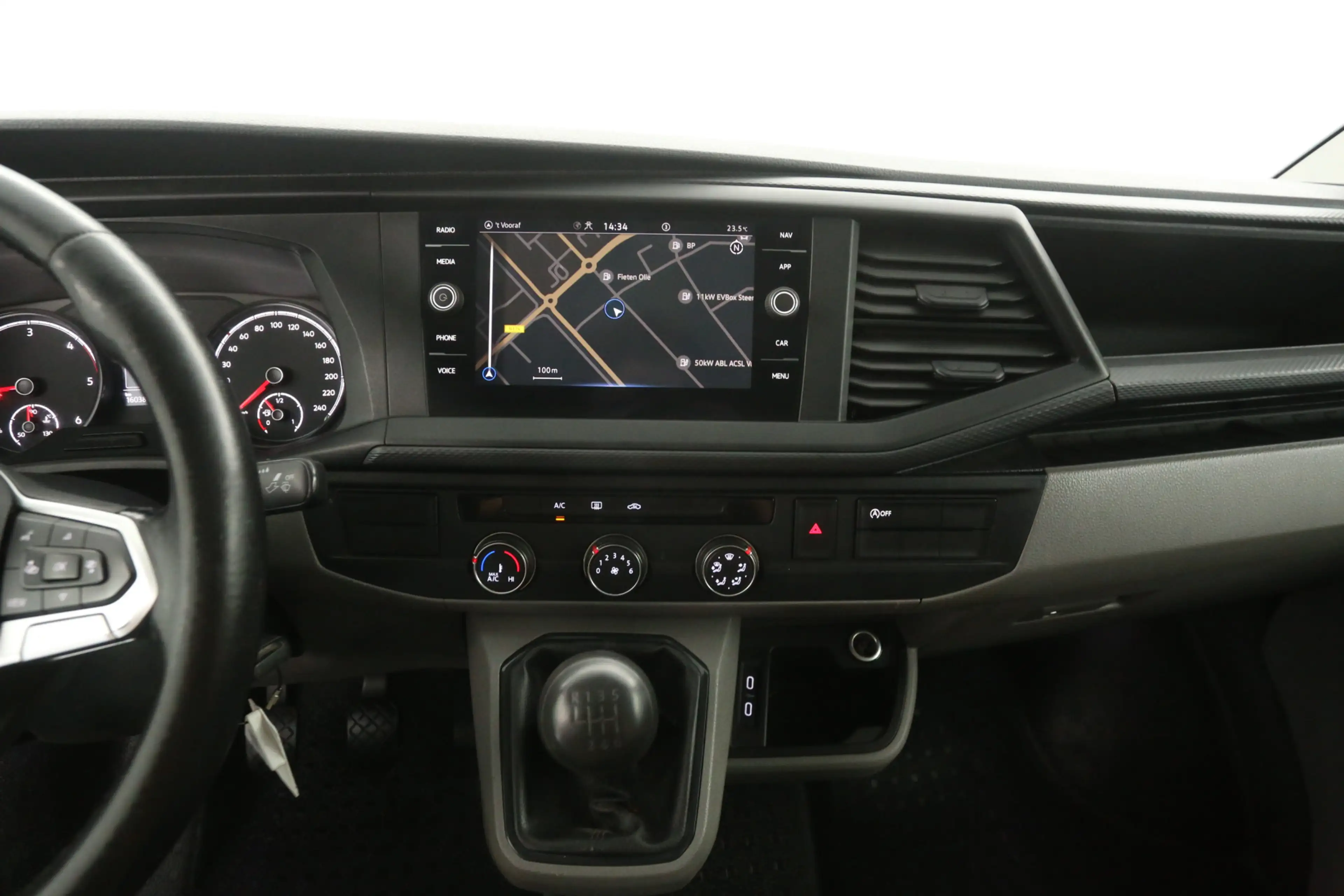 Volkswagen T6.1 Transporter 2.0 TDI L2H1 150PK | Airco | Cruise | Carplay | 3 — photo 11